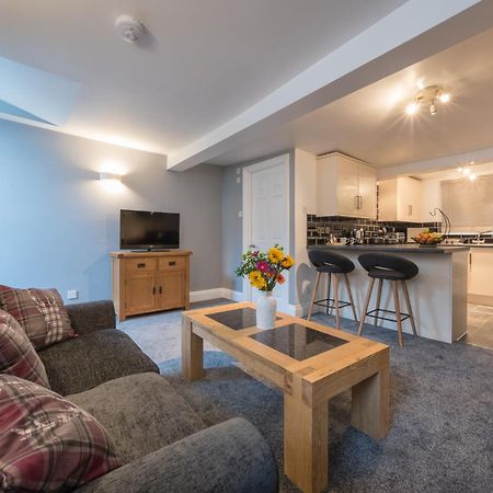 Southernhay Basement Apartment 엑서터 객실 사진
